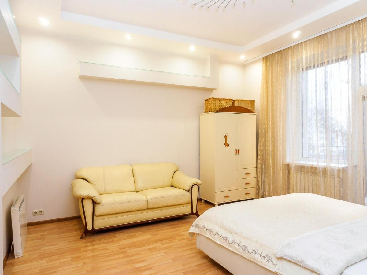 Квартира В Центре На Архитектора Бекетова Charkiw Exterior foto